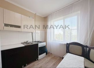 Продам двухкомнатную квартиру, 50.2 м2, Майкоп, улица 12 Марта, 134к1