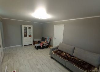 Продам двухкомнатную квартиру, 44 м2, поселок городского типа Джалиль, улица Ленина, 15