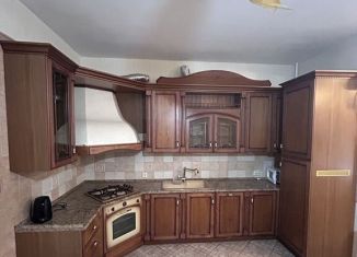 Сдам 4-комнатную квартиру, 190 м2, Астрахань, проспект Губернатора Анатолия Гужвина, 6