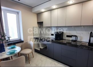 Продается 2-комнатная квартира, 50.3 м2, Горячий Ключ, улица Революции, 1