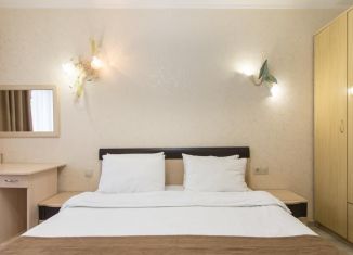 Сдача в аренду двухкомнатной квартиры, 50 м2, Сочи, Навагинская улица, 16