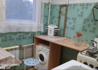 Сдается трехкомнатная квартира, 62 м2, Санкт-Петербург, улица Генерала Симоняка, 25, метро Проспект Ветеранов