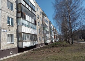 Продам 3-ком. квартиру, 67.5 м2, поселок городского типа Мурыгино, Набережная улица, 5