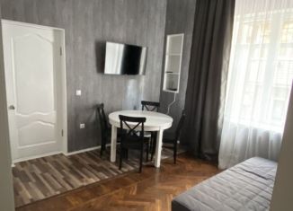 Продам 3-ком. квартиру, 50 м2, Сочи, Нагорная улица, 2, микрорайон Центральный