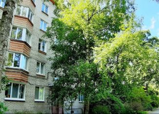 Сдам в аренду однокомнатную квартиру, 32 м2, Гатчина, улица Киргетова, 14