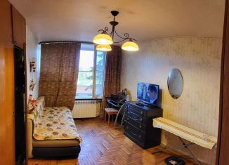Продам 2-комнатную квартиру, 32.2 м2, Тольятти, Революционная улица, 11к1, Автозаводский район