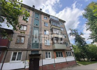 Продается четырехкомнатная квартира, 58.9 м2, Малоярославец, улица Гагарина, 4