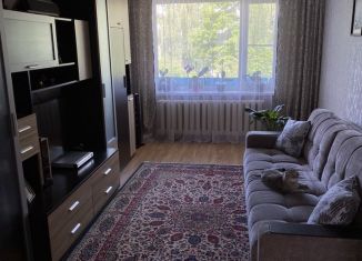 Продам 2-ком. квартиру, 48 м2, село Тропарёво, Октябрьская улица, 8