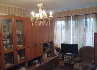 Продается 1-комнатная квартира, 30.5 м2, поселок городского типа Новосемейкино, Советская улица, 40