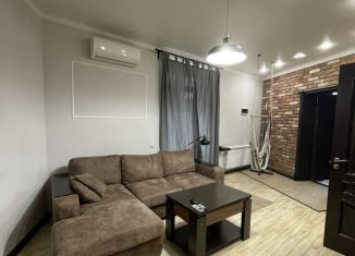 Сдается 1-комнатная квартира, 62 м2, Дагестан, улица Каммаева, 4Б