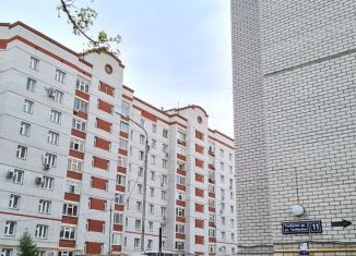 Сдается 2-комнатная квартира, 73 м2, Казань, улица Толбухина, Советский район