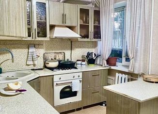 Продаю четырехкомнатную квартиру, 90.6 м2, Грозный, проспект Ахмат-Хаджи Абдулхамидовича Кадырова, 42А