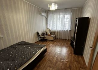 Продаю однокомнатную квартиру, 39 м2, Астрахань, Хибинская улица, 4