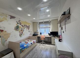 Продается 2-комнатная квартира, 52.2 м2, Свердловская область, Сибирская улица, 77