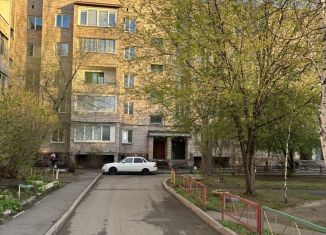 Продам 3-комнатную квартиру, 57 м2, Абакан, улица Луначарского, 28