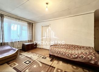 Продается 3-комнатная квартира, 57 м2, Брянск, улица Профсоюзов, 16