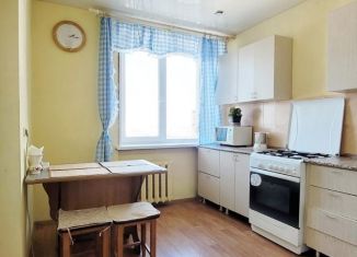Продается 2-комнатная квартира, 52 м2, Челябинск, улица Володарского, 32