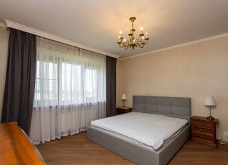 Продам 4-комнатную квартиру, 118 м2, Краснодар, улица Академика Пустовойта, 16