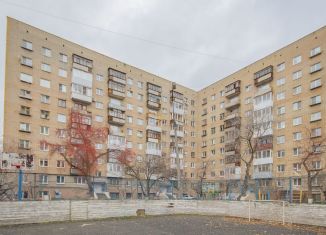 Продаю однокомнатную квартиру, 33 м2, Екатеринбург, улица Челюскинцев, 88, метро Площадь 1905 года