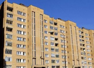 Аренда двухкомнатной квартиры, 50 м2, Кирово-Чепецк, улица Ленина, 2к1