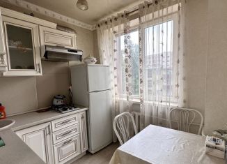 Продается двухкомнатная квартира, 45 м2, Грозный, 3-й микрорайон, улица Дьякова, 9