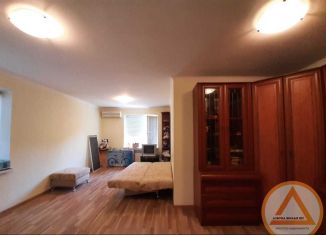 Продается 1-комнатная квартира, 36.2 м2, поселок городского типа Новомихайловский, 1-й микрорайон, 7