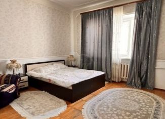 Продаю 2-комнатную квартиру, 87 м2, Карачаево-Черкесия, улица Космонавтов, 32