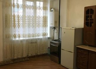 Сдаю в аренду 2-комнатную квартиру, 77 м2, Дагестан, Газопроводная улица, 8к1