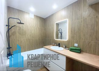 Продаю 3-ком. квартиру, 59 м2, Омск, Советский округ, Магистральная улица, 81