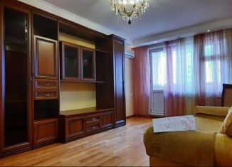 Сдам в аренду 3-комнатную квартиру, 80 м2, Москва, Ялтинская улица, 2