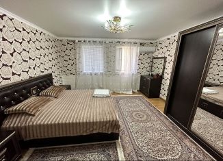 Аренда 2-комнатной квартиры, 60 м2, Дагестан, улица Комарова, 17