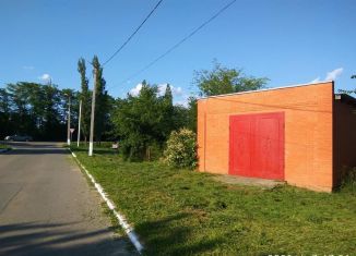 Продам гараж, 30 м2, посёлок городского типа Усть-Донецкий, улица Юных Партизан