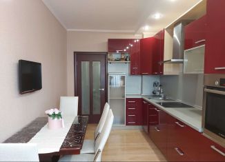 Сдается в аренду 3-ком. квартира, 80 м2, Казань, Дружинная улица, 3, ЖК Огни Казани