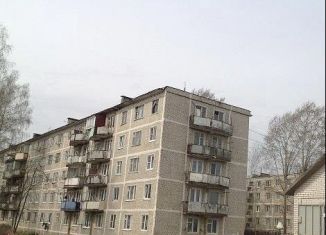 Продается четырехкомнатная квартира, 61.4 м2, село Константиново, Огородная улица