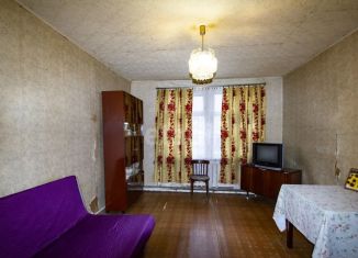 Продам трехкомнатную квартиру, 68 м2, Тюменская область, улица Революции, 137