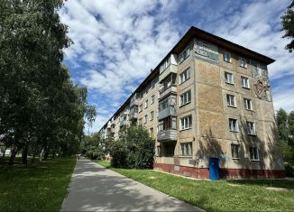 Продается 3-комнатная квартира, 61.3 м2, Барнаул, улица Антона Петрова, 202