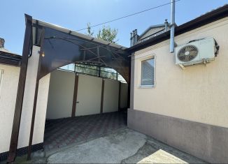 Продается трехкомнатная квартира, 88.9 м2, Ставрополь, улица Кирова, 42