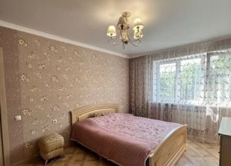 Продаю 2-комнатную квартиру, 50 м2, Владикавказ, улица Цоколаева, 14, 9-й микрорайон