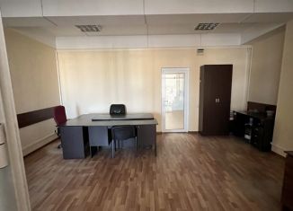 Сдам в аренду офис, 30 м2, Махачкала, улица Батырая, 11, Советский район