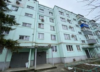 Продажа 4-комнатной квартиры, 77.5 м2, Таганрог, улица Толбухина, 8