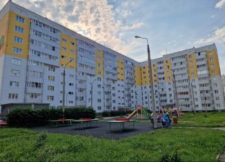 Продам 2-комнатную квартиру, 70 м2, деревня Кондратово, Красавинская улица, 2