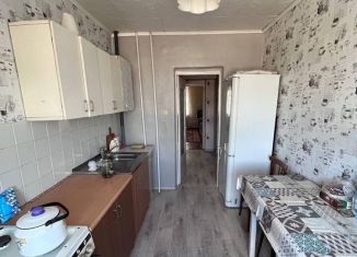 Сдаю в аренду 3-ком. квартиру, 60 м2, Котельниково, Советская улица, 5