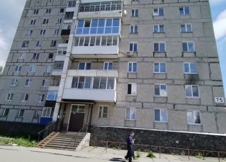 Продажа 2-ком. квартиры, 43 м2, Качканар, 5-й микрорайон, 75