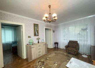 Продажа 3-ком. квартиры, 47 м2, Железногорск, улица Гагарина, 45