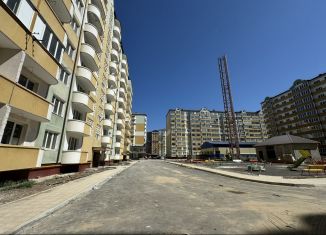 Продаю 1-комнатную квартиру, 48 м2, Каспийск, Кавказская улица, 18, ЖК Стройко