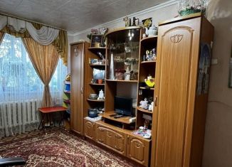 Продается 4-ком. квартира, 75.9 м2, поселок городского типа Джалиль, улица Ахмадиева, 16