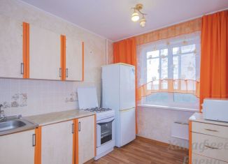 Продам 2-ком. квартиру, 48 м2, Екатеринбург, метро Ботаническая, Латвийская улица, 53