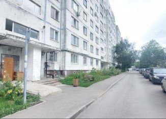 Продаю 3-ком. квартиру, 64.7 м2, Казань, улица Айдарова, 18