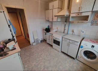 Продажа 3-ком. квартиры, 49.3 м2, Омск, улица Труда, 10