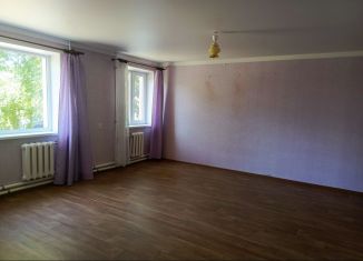 Продается 2-комнатная квартира, 53.5 м2, станица Кавказская, улица Ленина, 156